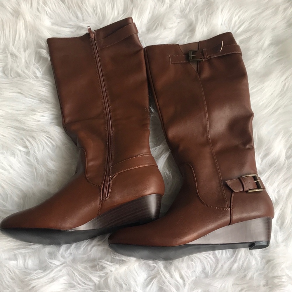 Trendy seasonal boots